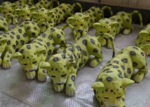 leopard sculpture