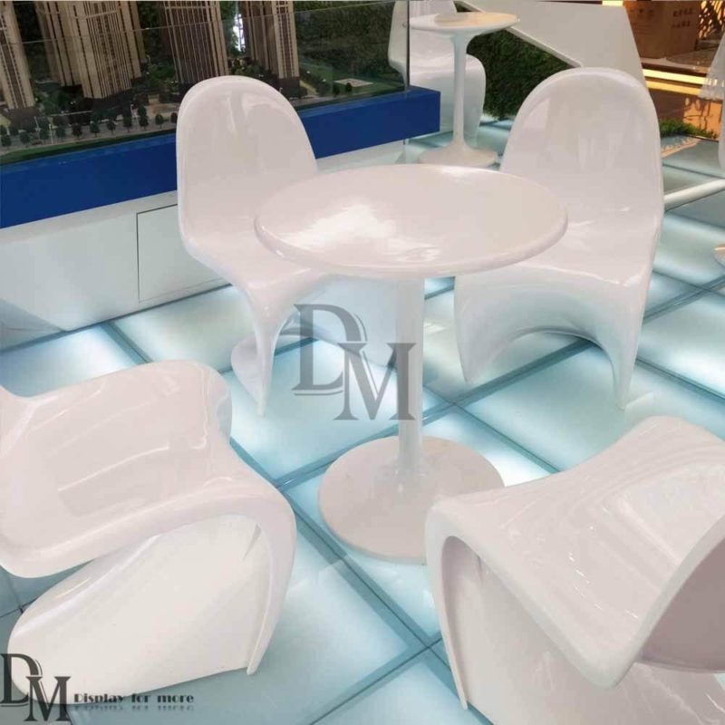 Fashion Fiberglass Table and Chairs Fiberglass Furniture