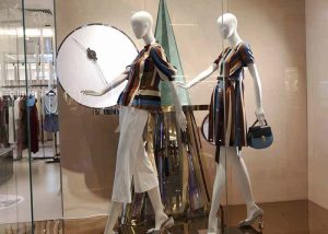 creative window display ideas