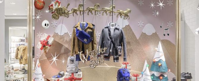 2019 Coach Christmas Tree for Shop Window