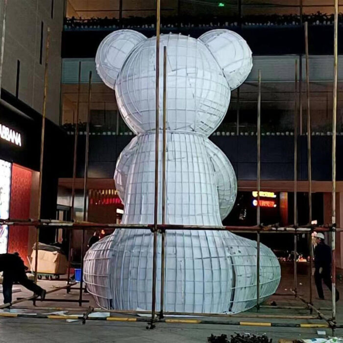 4.Huge Bear Statue